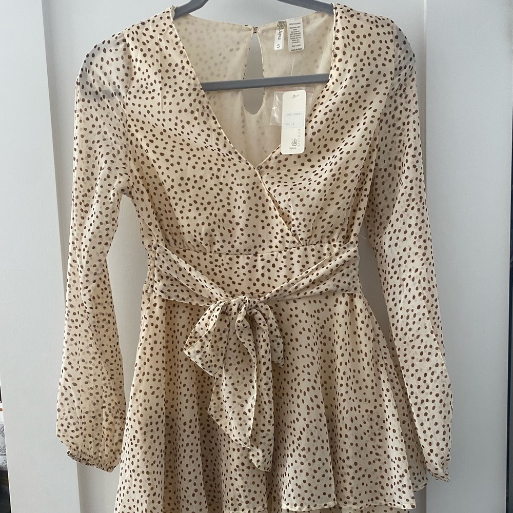 NWT Neutral & brown long sleeve dress